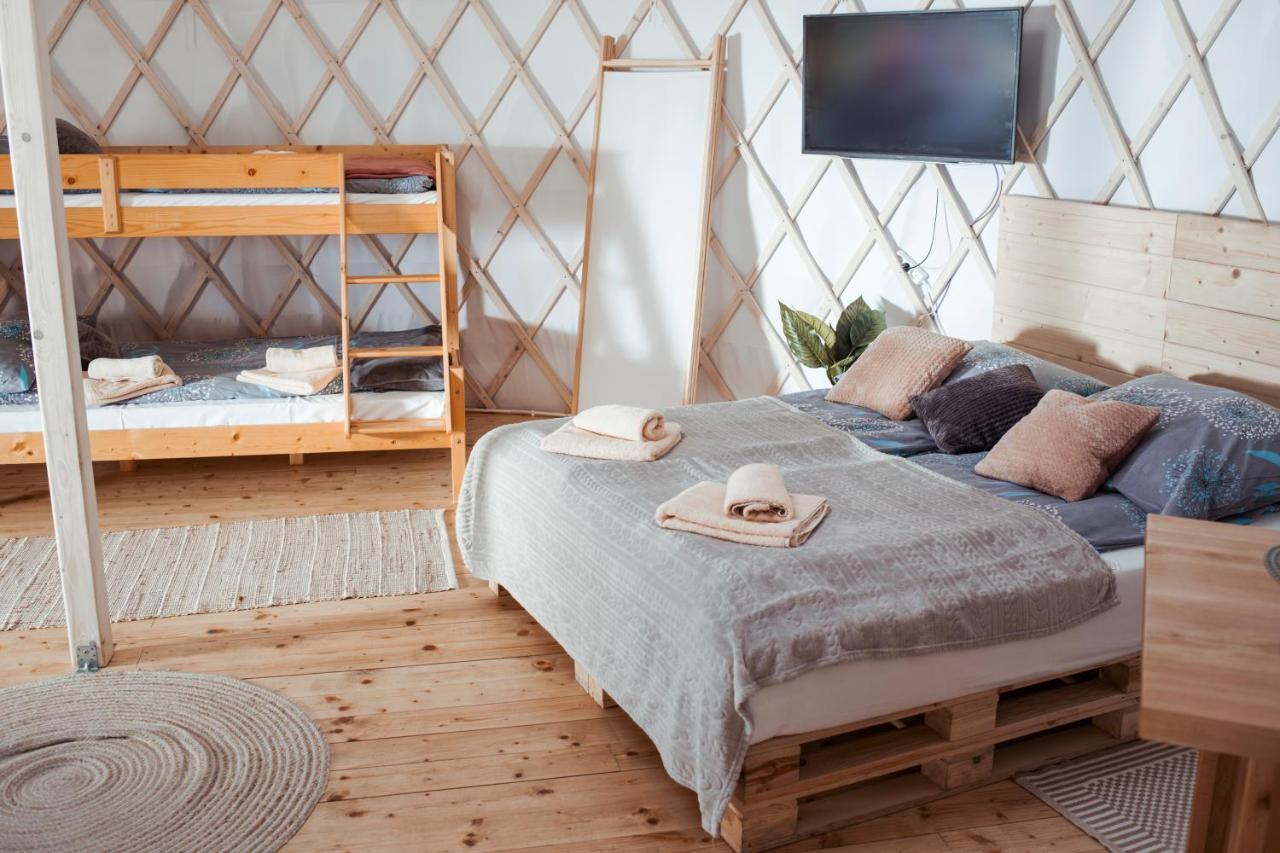 Aloha Glamp - Okragle Domki Przy Rzece - Balia I Sauna - Energylandia Zagornik ภายนอก รูปภาพ