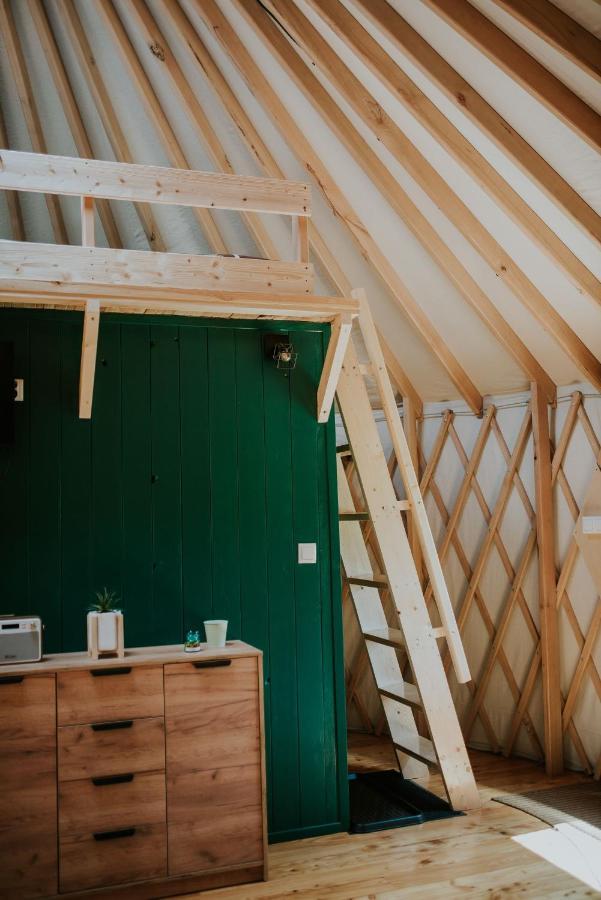 Aloha Glamp - Okragle Domki Przy Rzece - Balia I Sauna - Energylandia Zagornik ภายนอก รูปภาพ