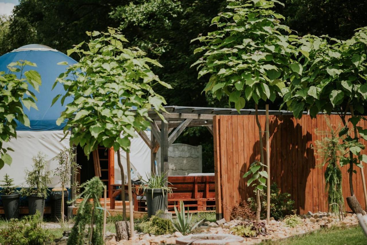 Aloha Glamp - Okragle Domki Przy Rzece - Balia I Sauna - Energylandia Zagornik ภายนอก รูปภาพ