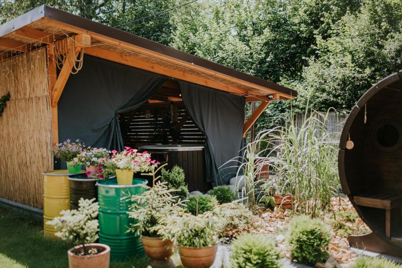 Aloha Glamp - Okragle Domki Przy Rzece - Balia I Sauna - Energylandia Zagornik ภายนอก รูปภาพ